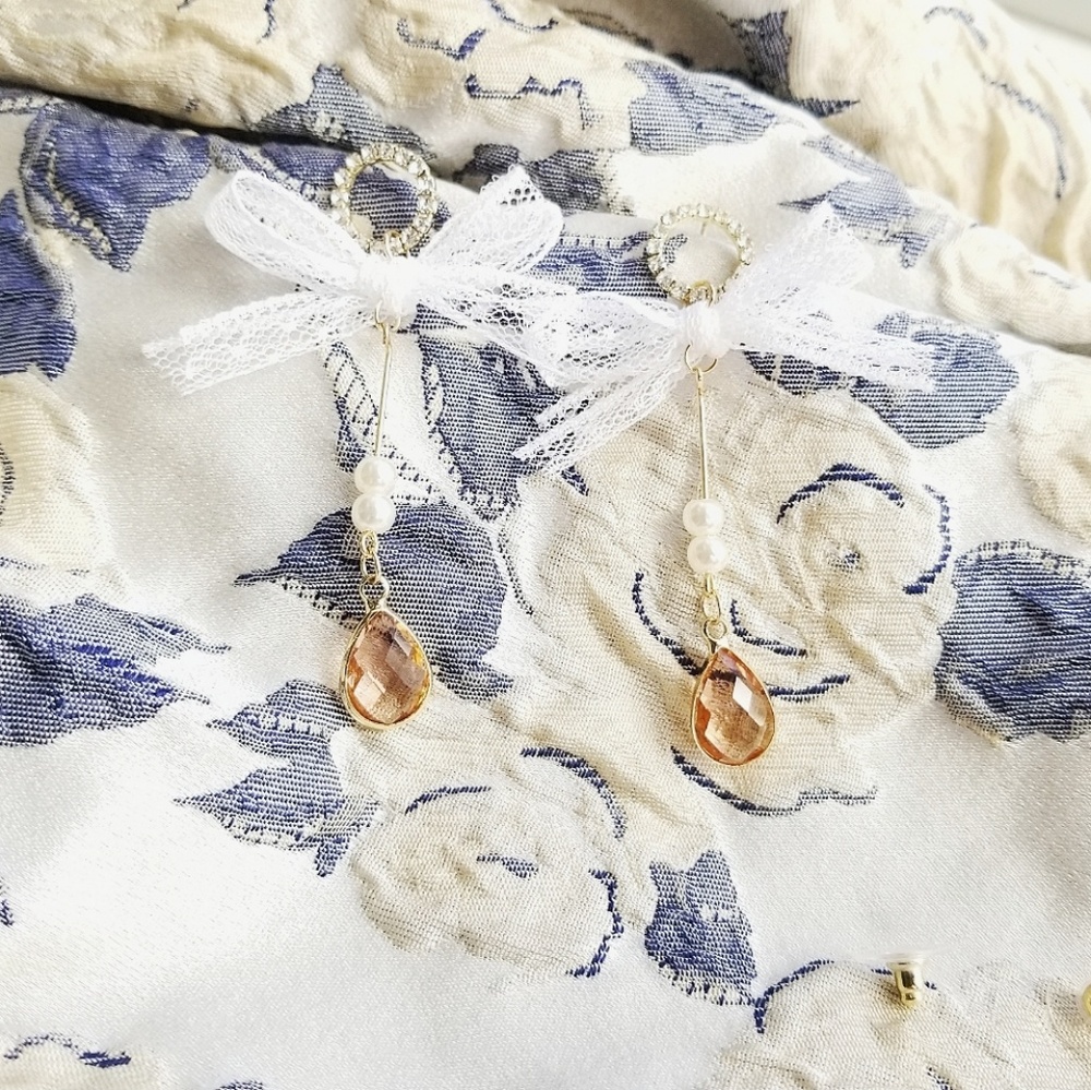 🍒HANDMADE🍒 ROMANTIC DROP EARRINGS - Picture 3 of 3